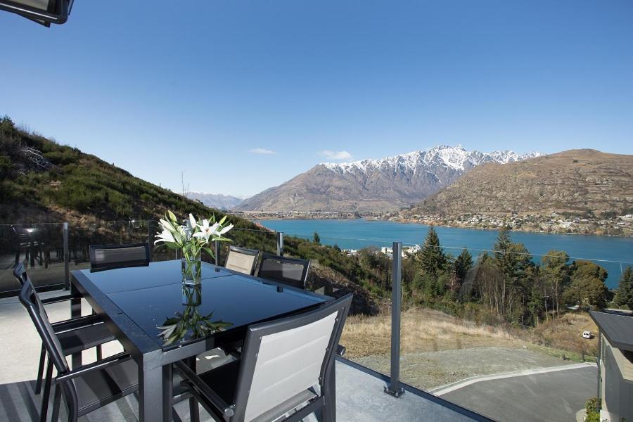 Okataina - Means Place Of Laughter, Luxury Retreat Villa Queenstown Eksteriør billede